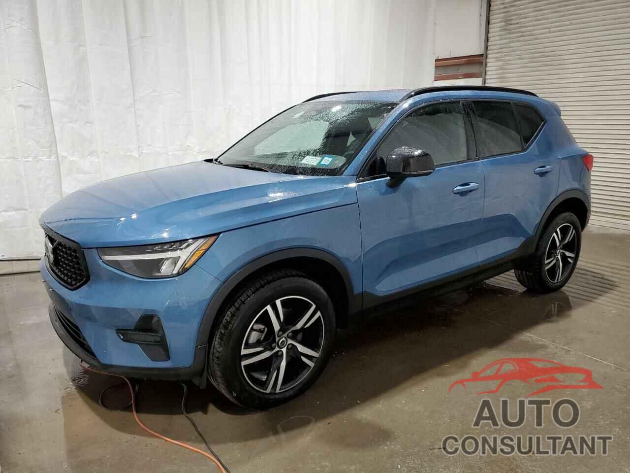 VOLVO XC40 CORE 2024 - YV4L12UK6R2332296