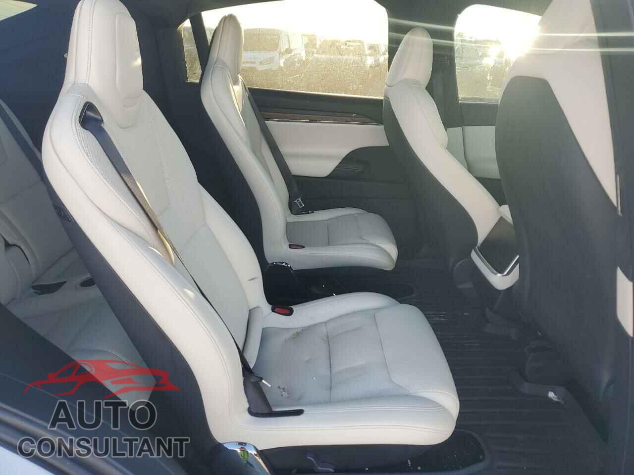 TESLA MODEL X 2022 - 7SAXCBE54NF356601