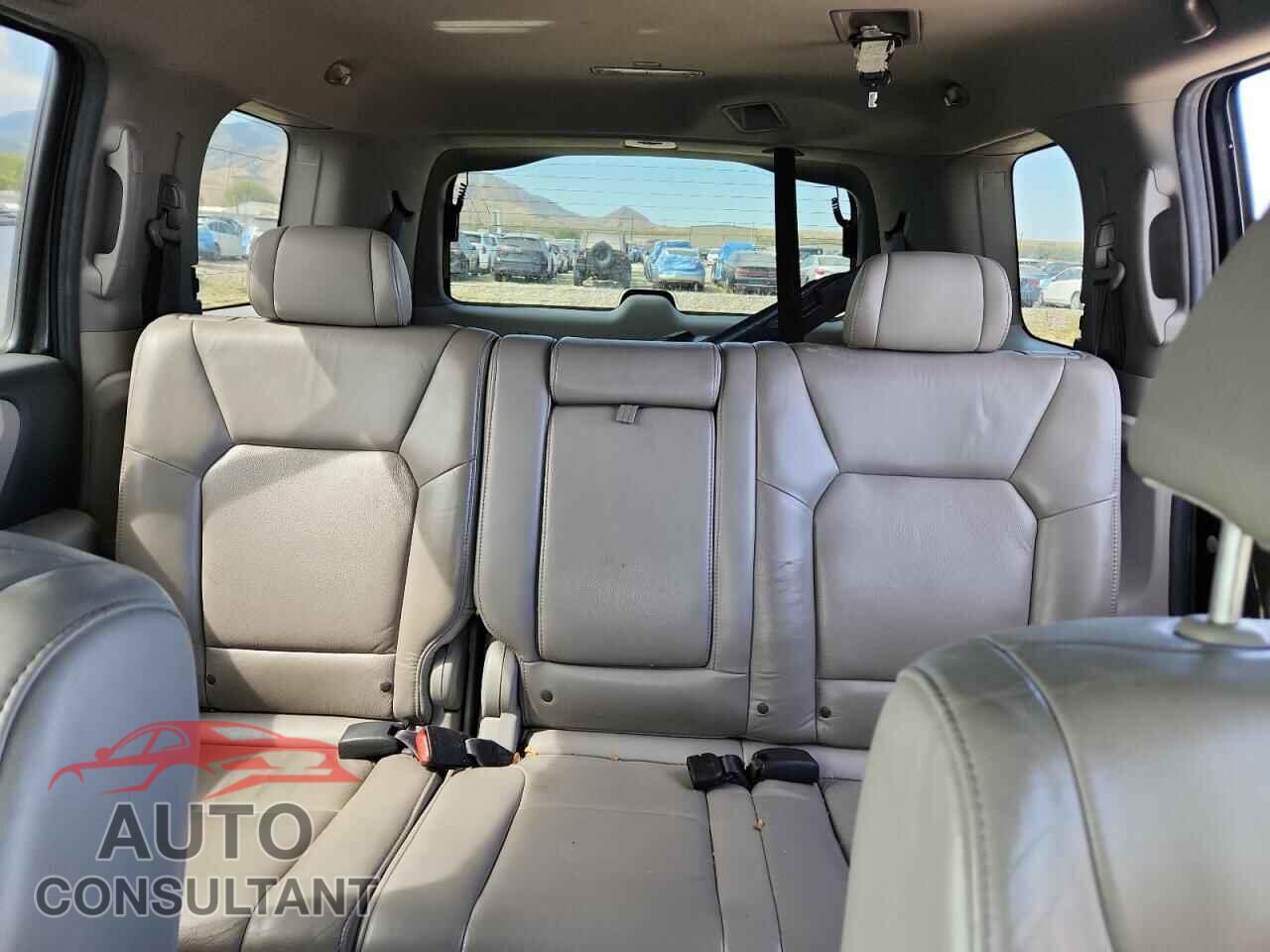 HONDA PILOT 2011 - 5FNYF4H54BB107047