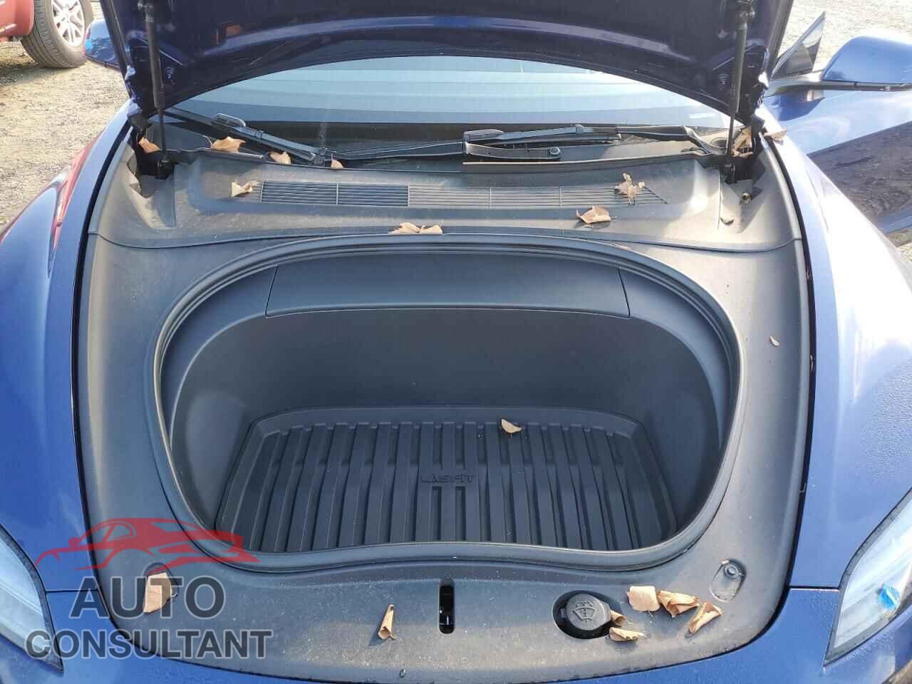 TESLA MODEL 3 2024 - 5YJ3E1EA1RF823900