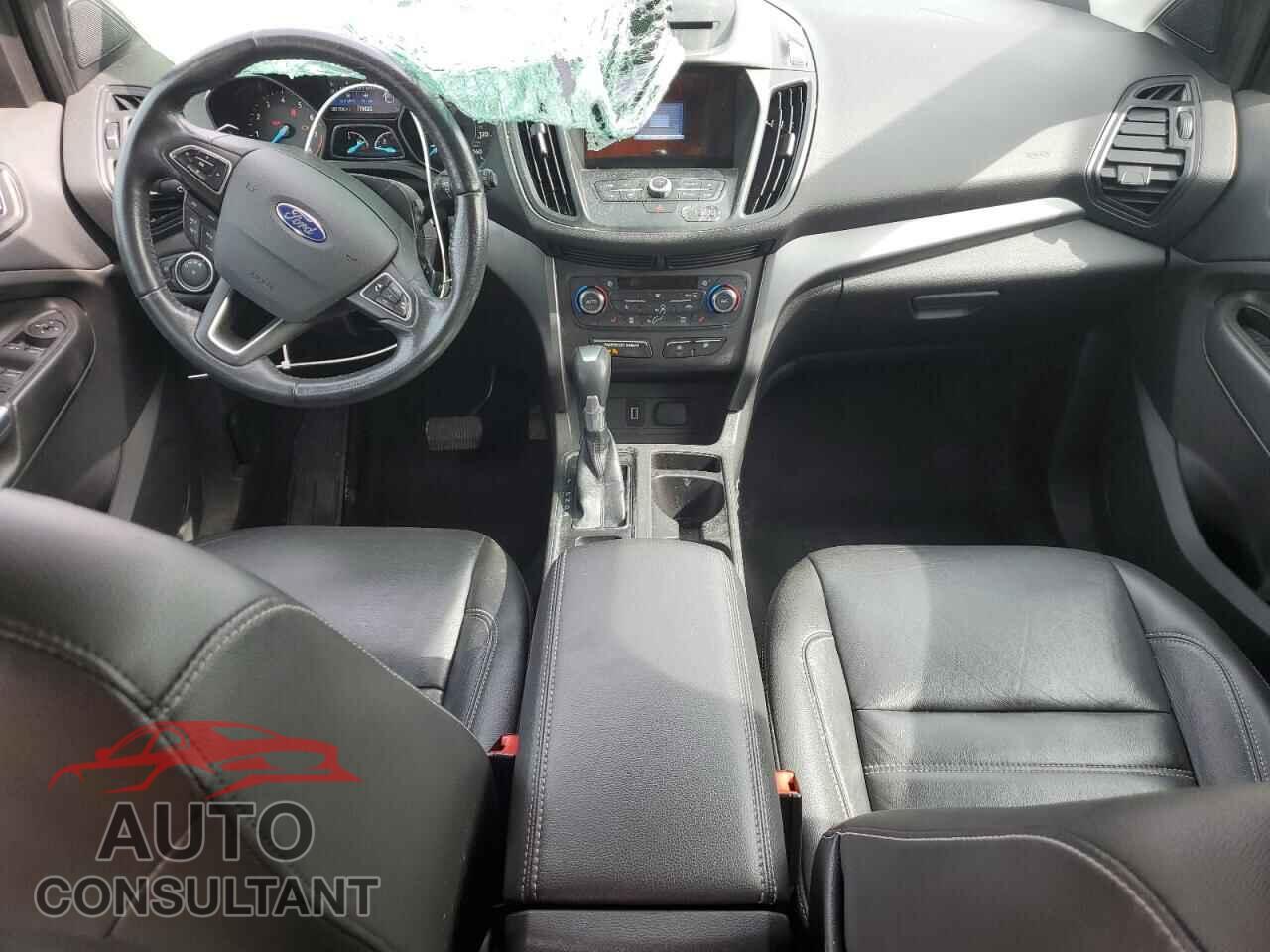 FORD ESCAPE 2017 - 1FMCU9G92HUB83475
