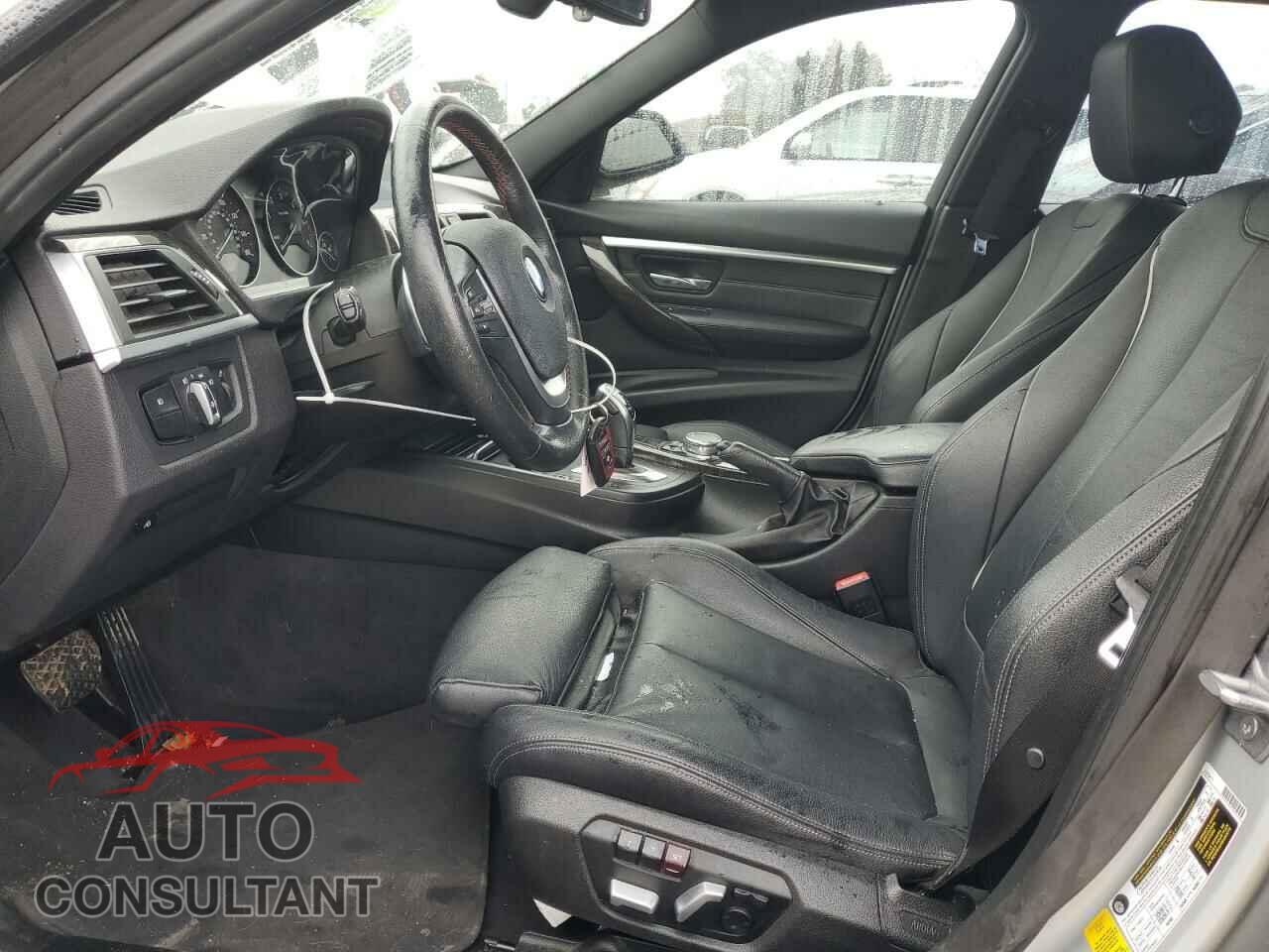 BMW 3 SERIES 2016 - WBA8E5C56GK388551