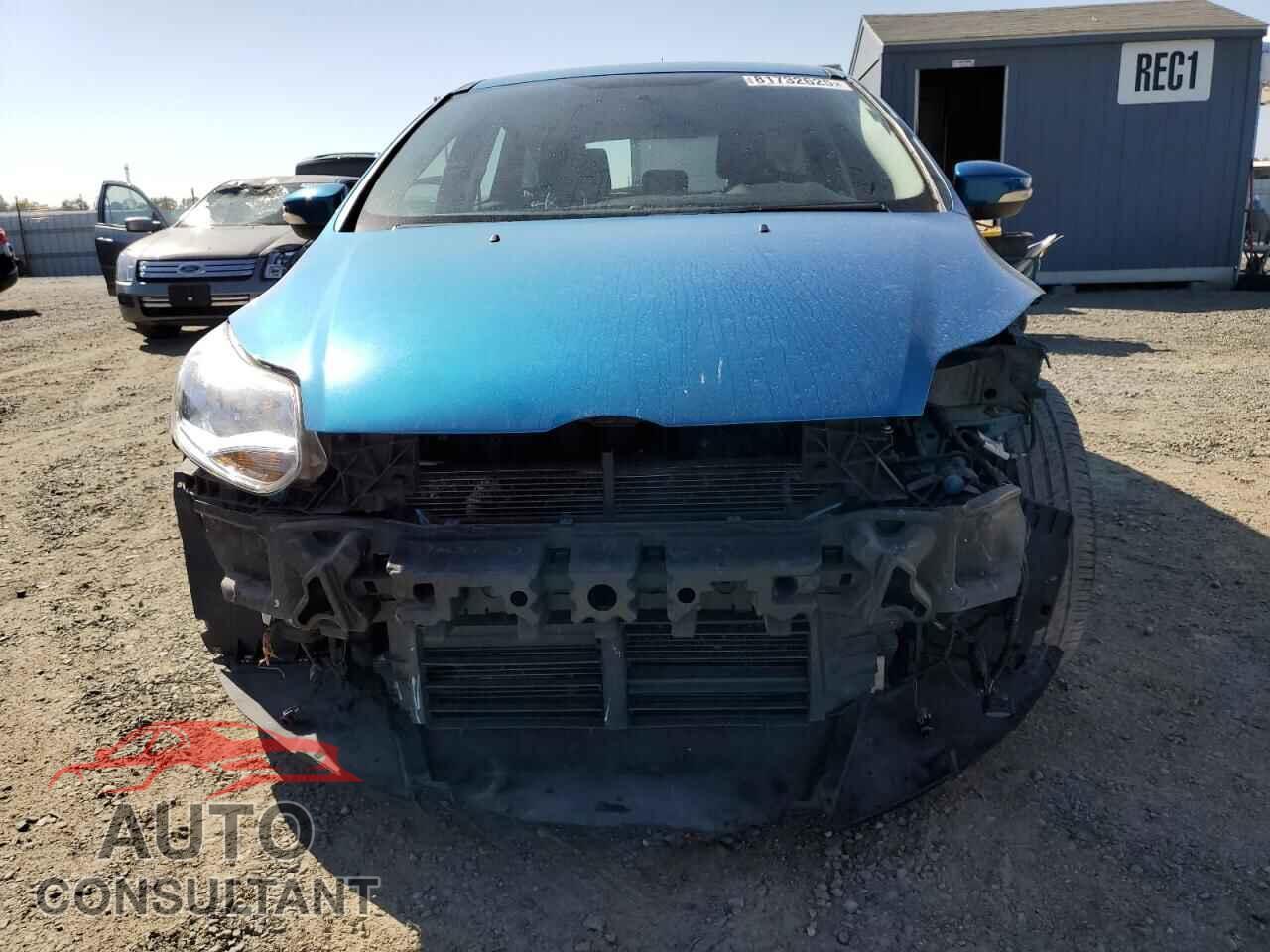 FORD FOCUS 2012 - 1FAHP3M27CL372469