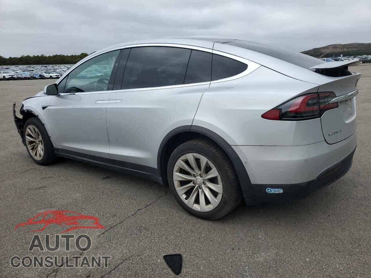 TESLA MODEL X 2018 - 5YJXCAE26JF089274