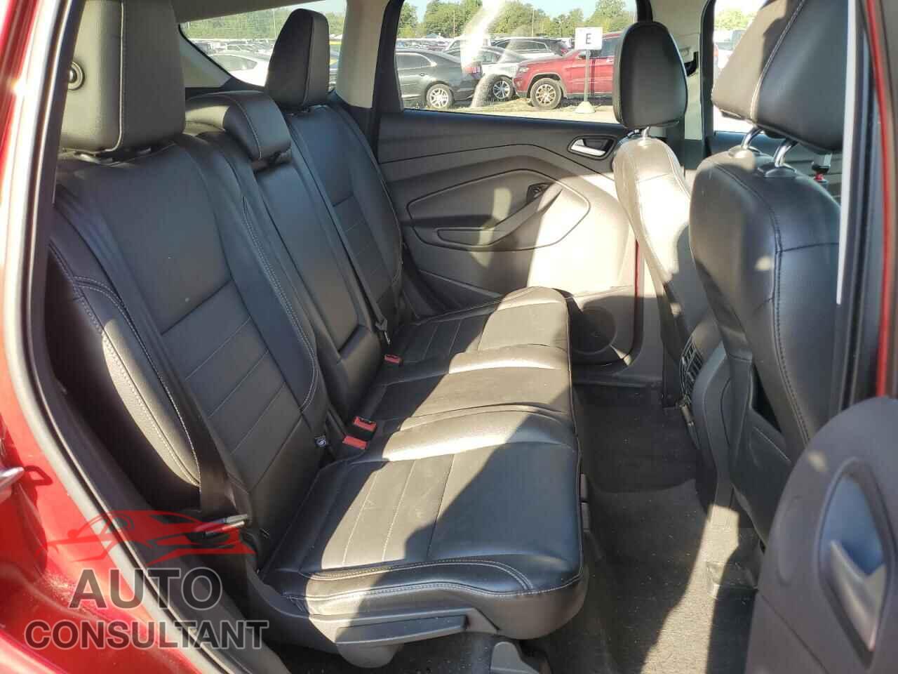 FORD ESCAPE 2015 - 1FMCU9J96FUC08285