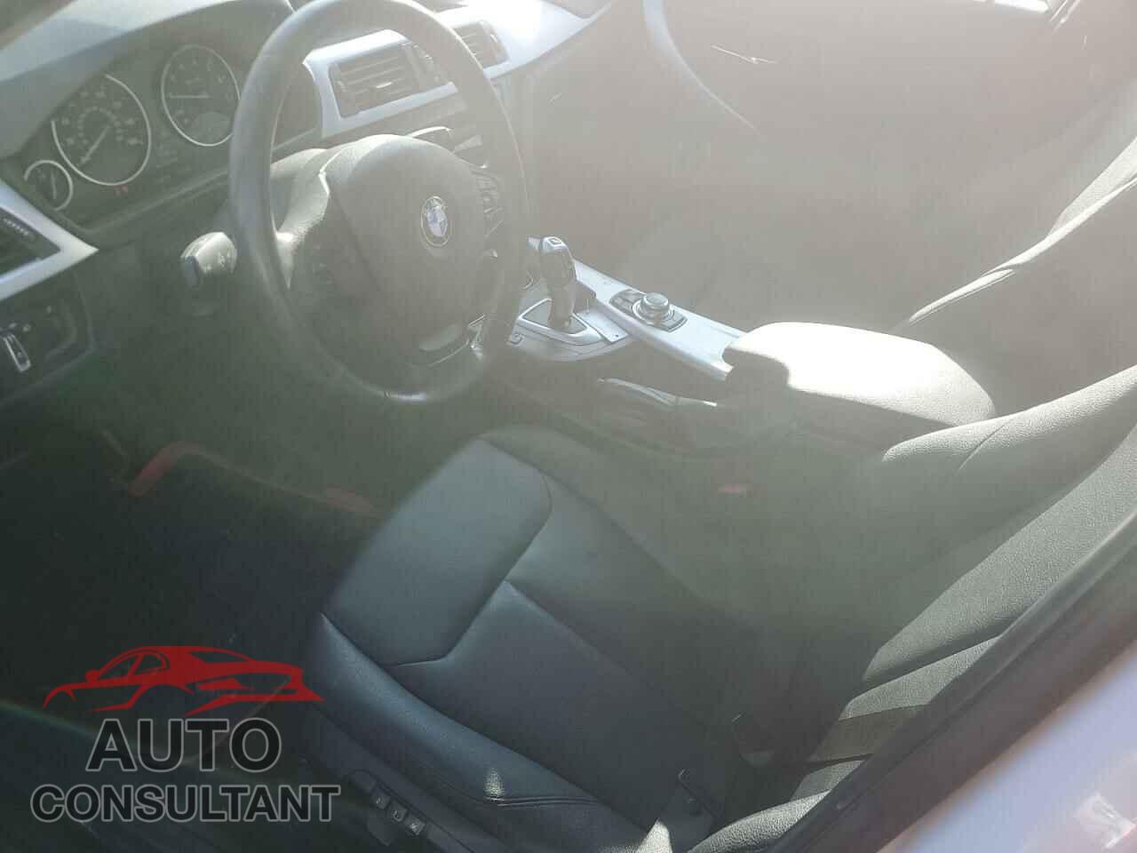 BMW 3 SERIES 2013 - WBA3C1C55DF441348