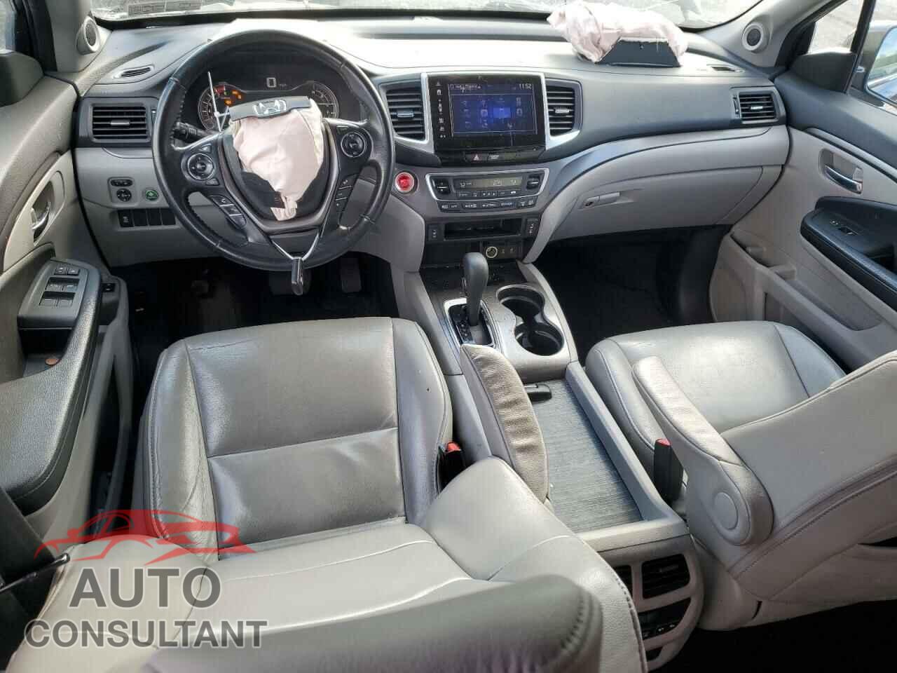 HONDA PILOT 2017 - 5FNYF6H79HB069739