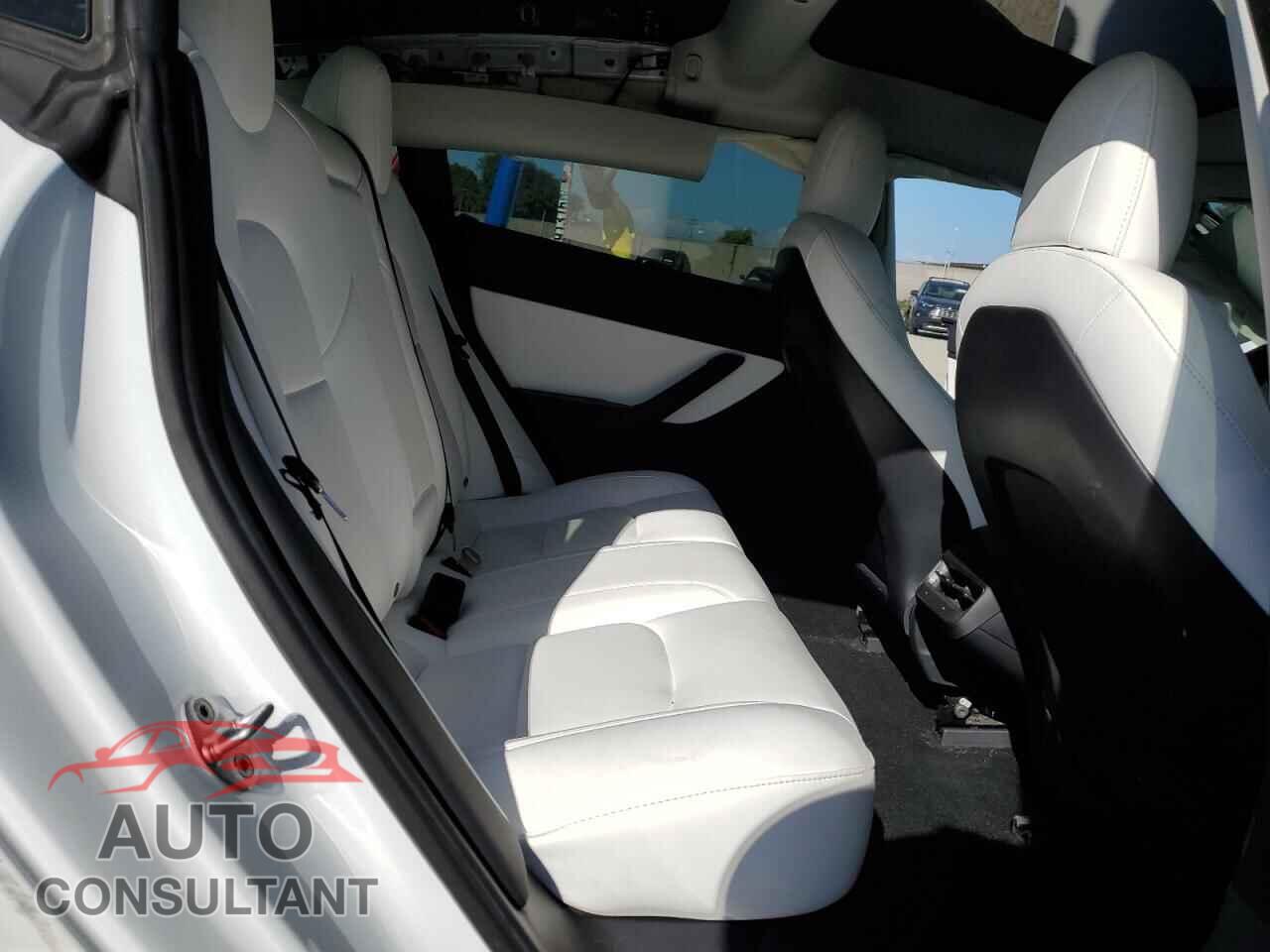 TESLA MODEL 3 2021 - 5YJ3E1EB3MF876082