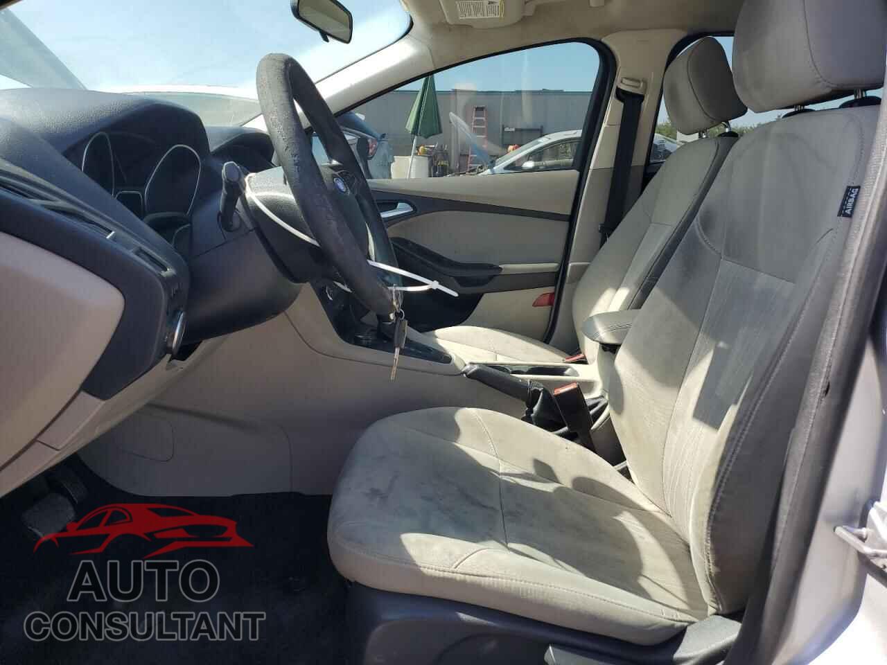 FORD FOCUS 2015 - 1FADP3F29FL370013