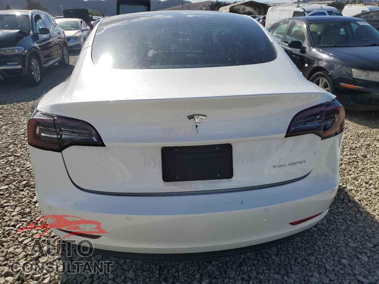 TESLA MODEL 3 2022 - 5YJ3E1EB8NF245376