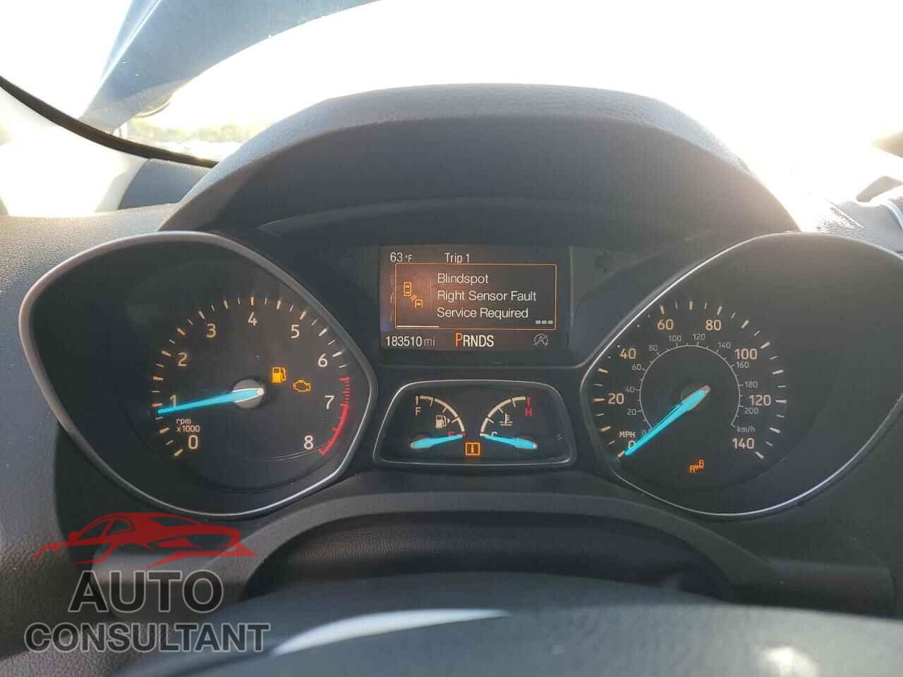 FORD ESCAPE 2017 - 1FMCU9GD6HUC98357