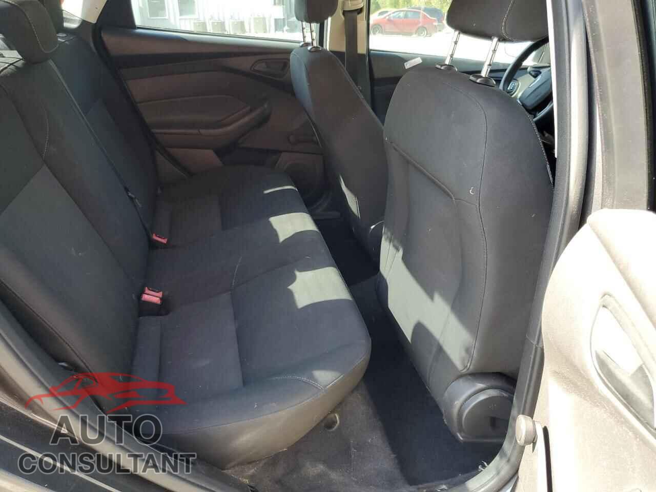 FORD FOCUS 2015 - 1FADP3E25FL323109