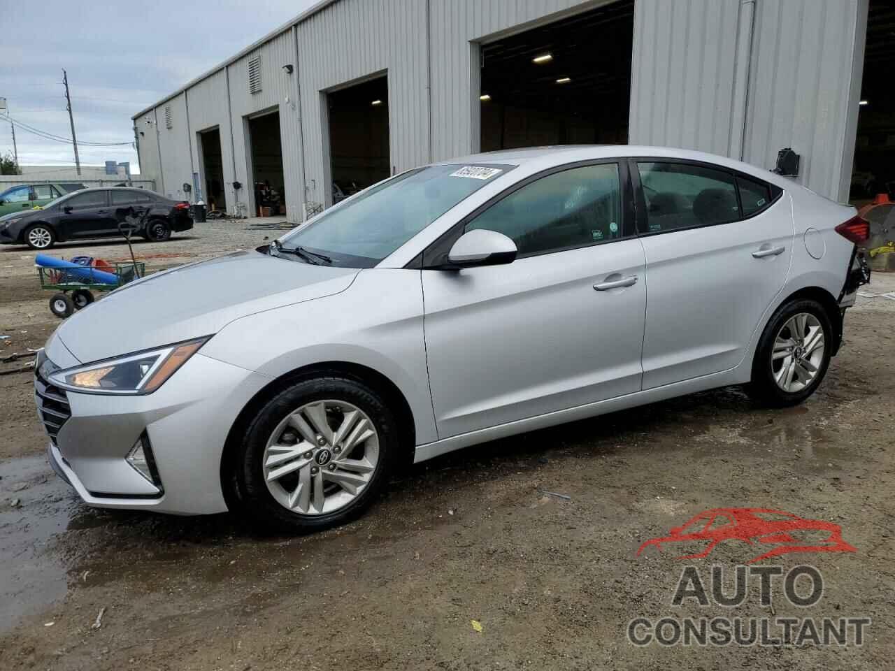 HYUNDAI ELANTRA 2019 - KMHD84LF1KU744117