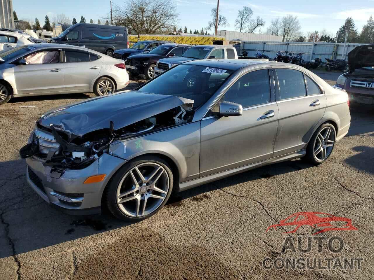MERCEDES-BENZ C-CLASS 2013 - WDDGF4HB8DR285953