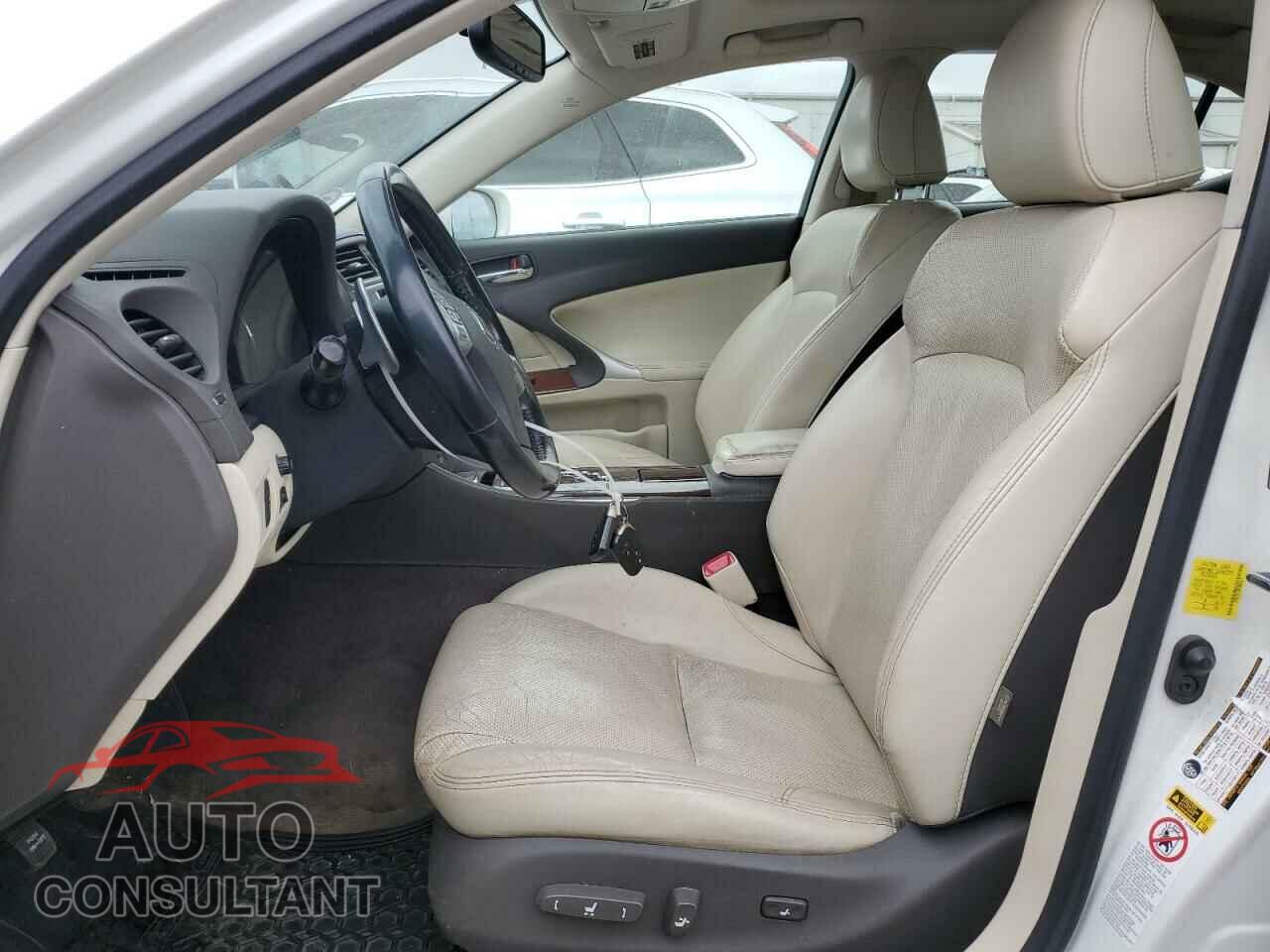 LEXUS IS 2012 - JTHCF5C20C5058377