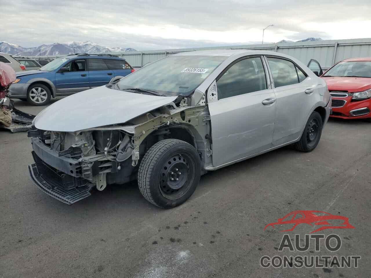 TOYOTA COROLLA 2018 - 5YFBURHE2JP854318