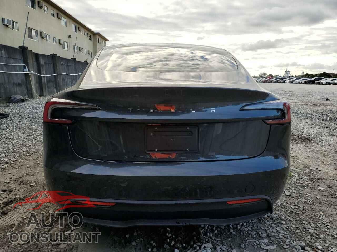 TESLA MODEL 3 2024 - 5YJ3E1EA7RF826476