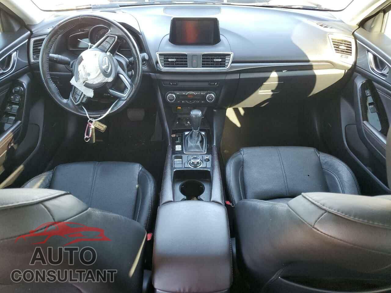 MAZDA 3 2018 - 3MZBN1M32JM219655
