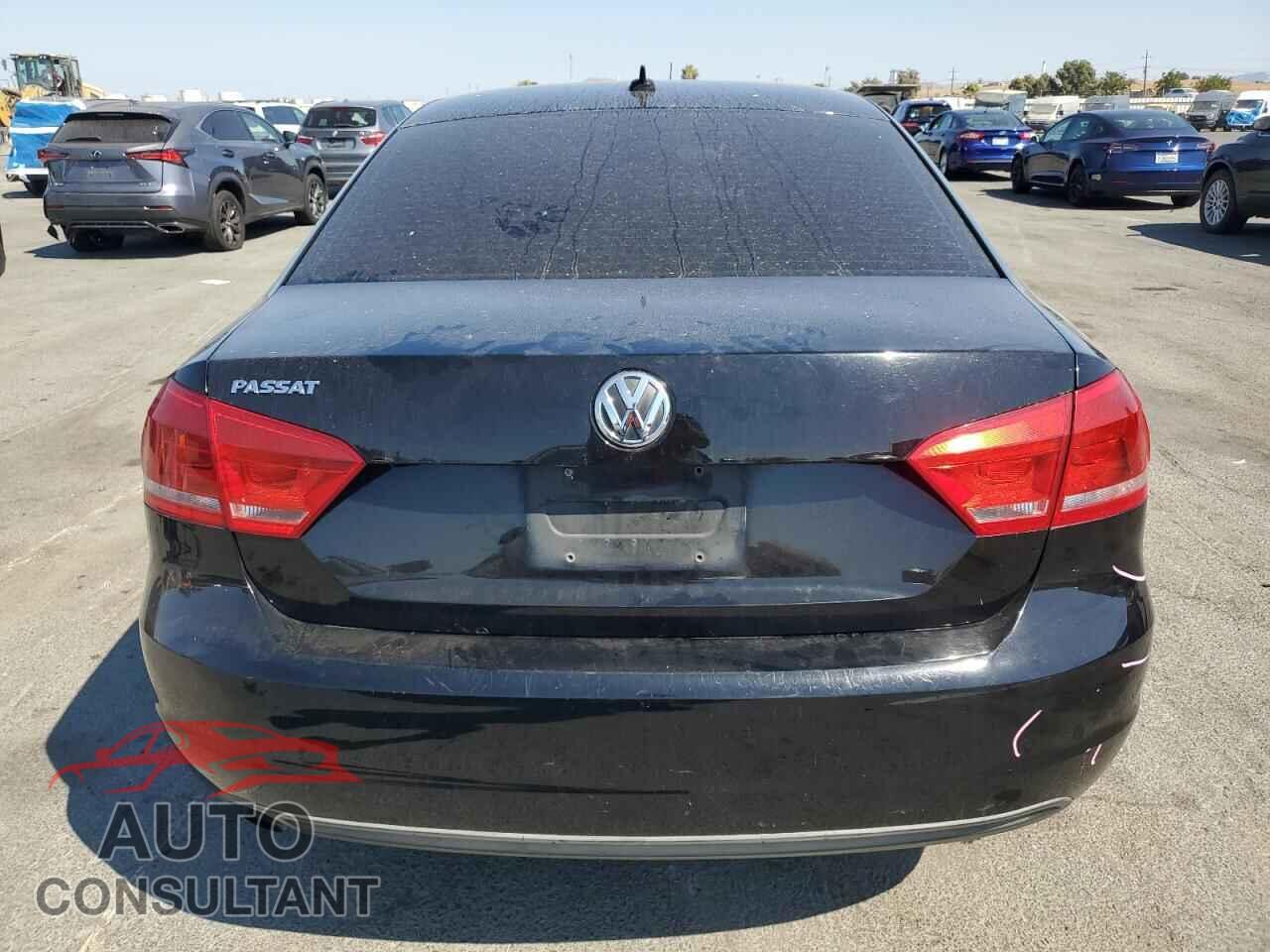 VOLKSWAGEN PASSAT 2014 - 1VWAP7A32EC022764