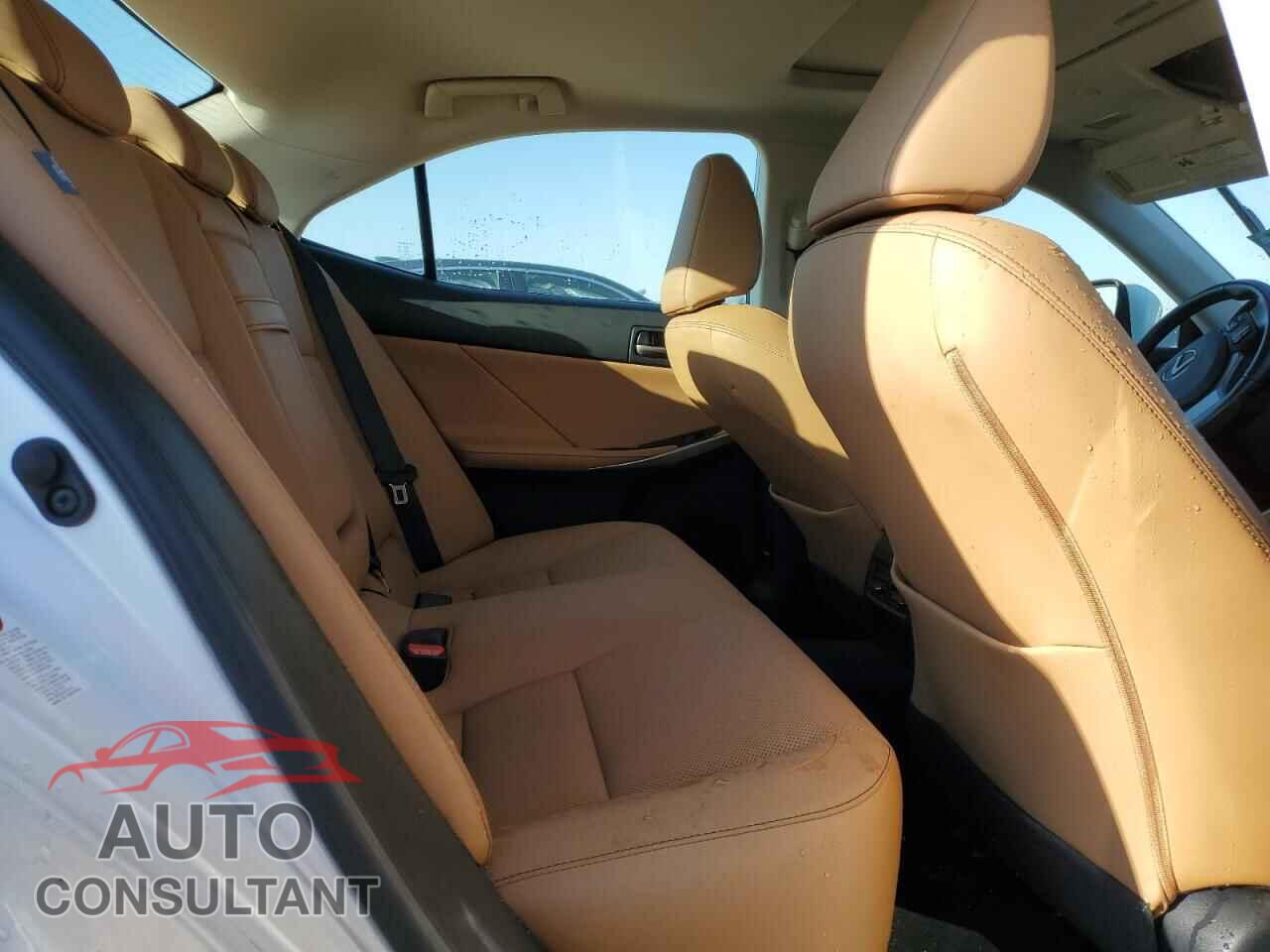 LEXUS IS 2018 - JTHC81D29J5033847