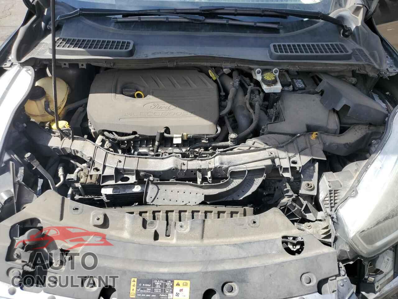 FORD ESCAPE 2017 - 1FMCU0GDXHUD51282