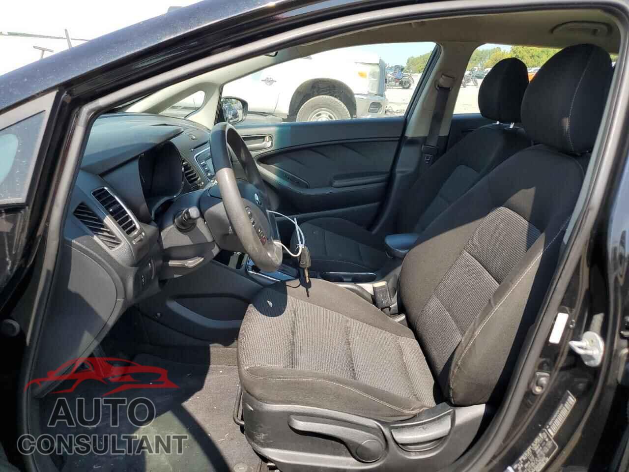 KIA FORTE 2017 - KNAFK5A82H5673003