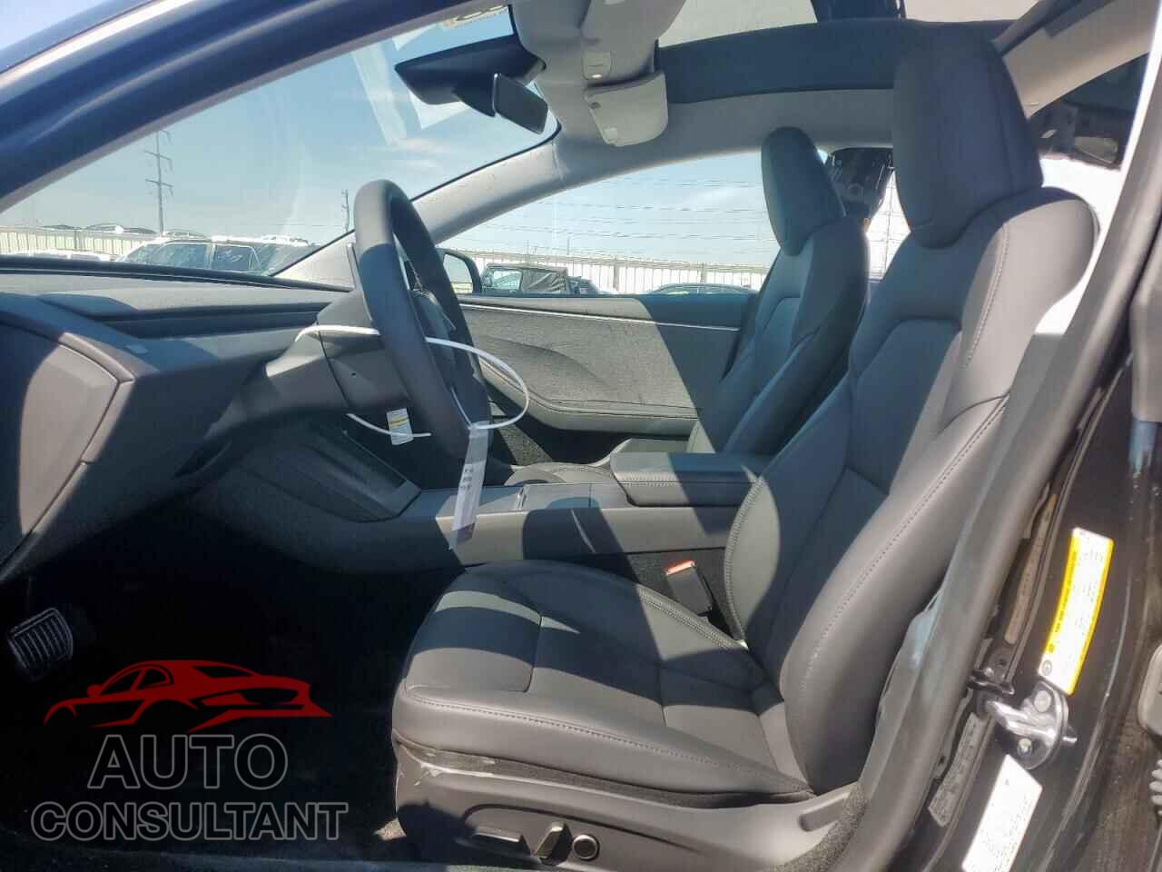 TESLA MODEL 3 2025 - 5YJ3E1EA4SF031276