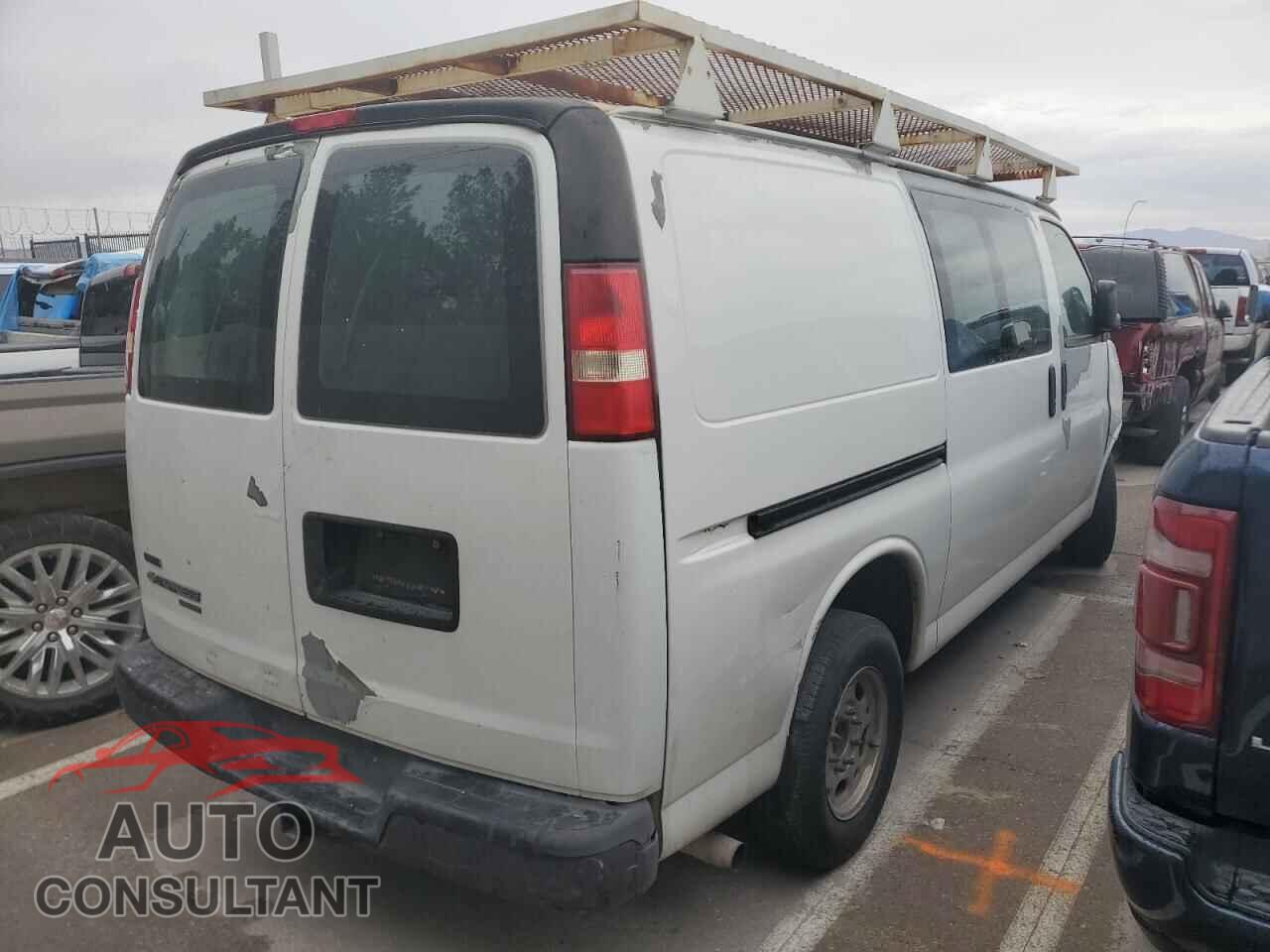 CHEVROLET EXPRESS 2011 - 1GCWGFCA3B1150694