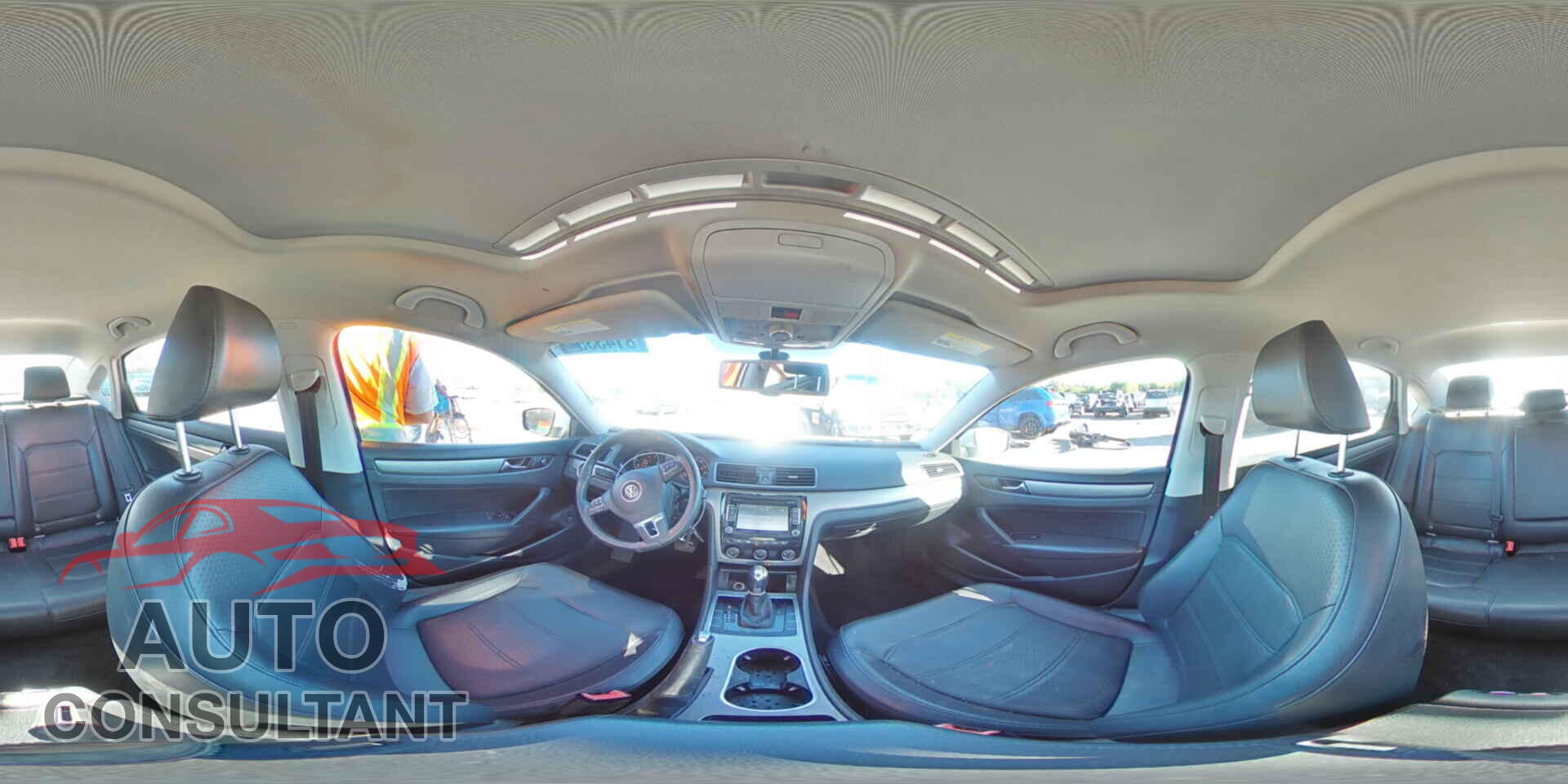 VOLKSWAGEN PASSAT 2014 - 1VWBN7A32EC001701