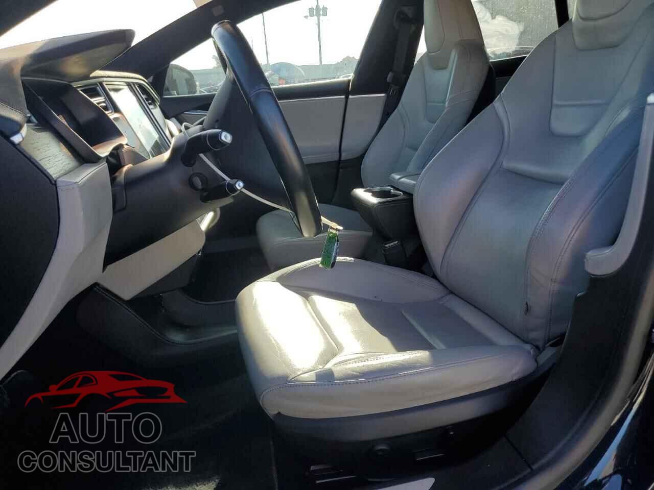 TESLA MODEL S 2015 - 5YJSA1H17FF090296