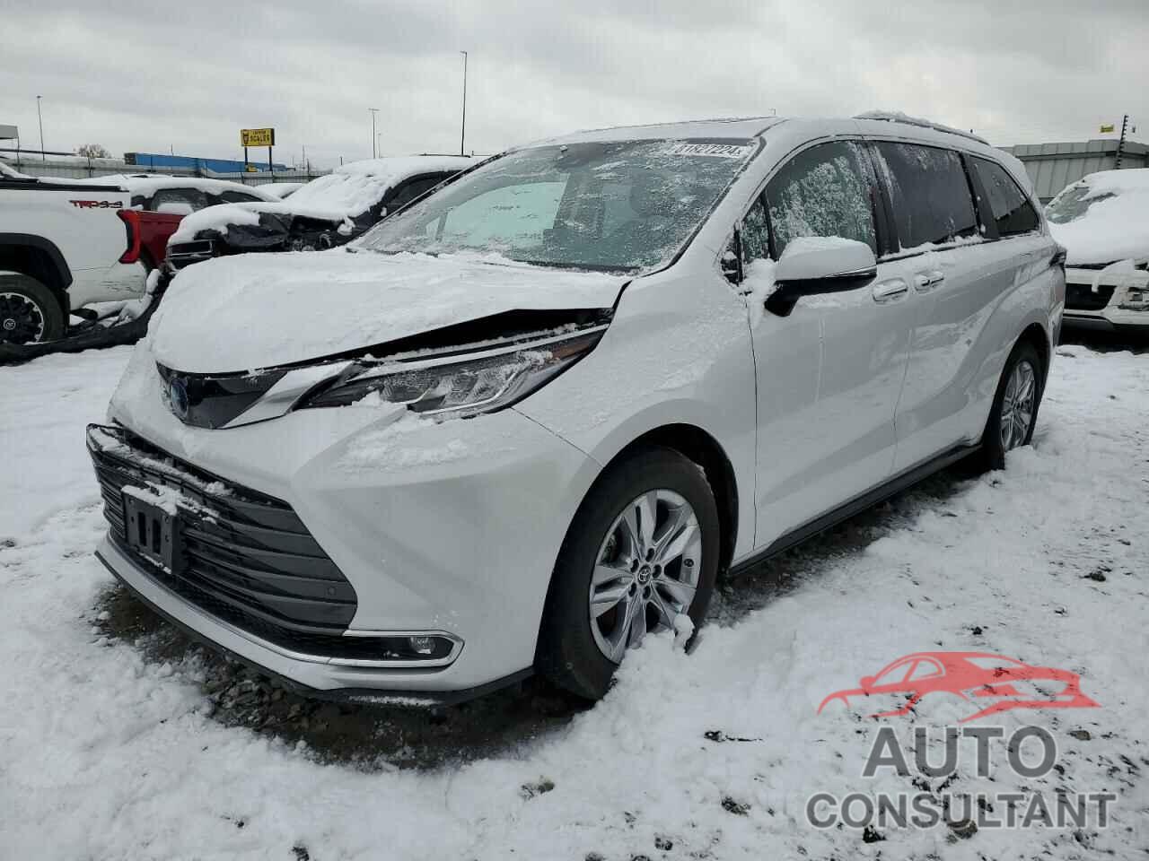 TOYOTA SIENNA 2022 - 5TDZSKFCXNS068163