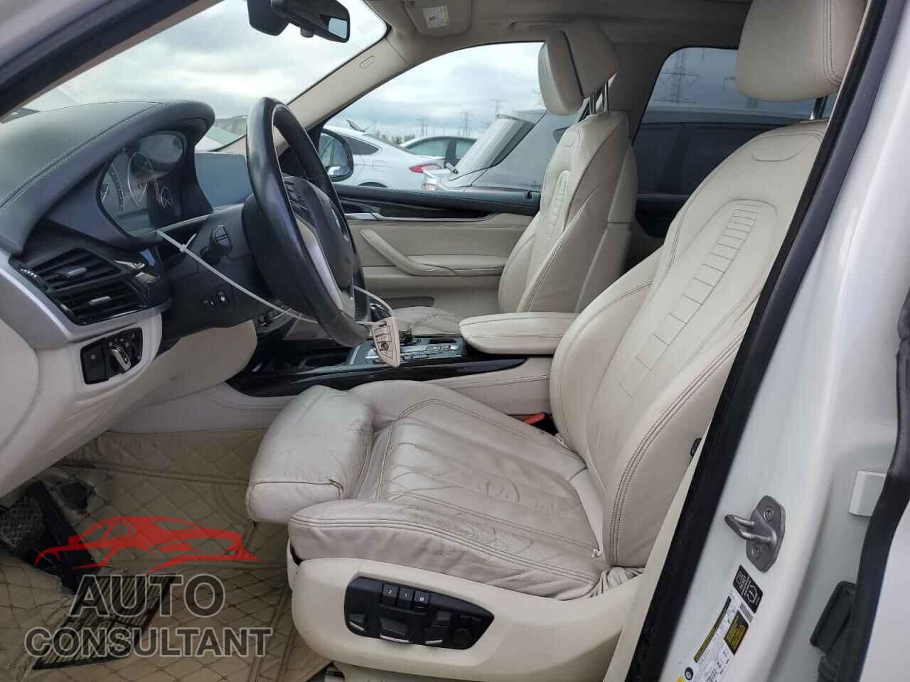 BMW X5 2014 - 5UXKS4C50E0C06543