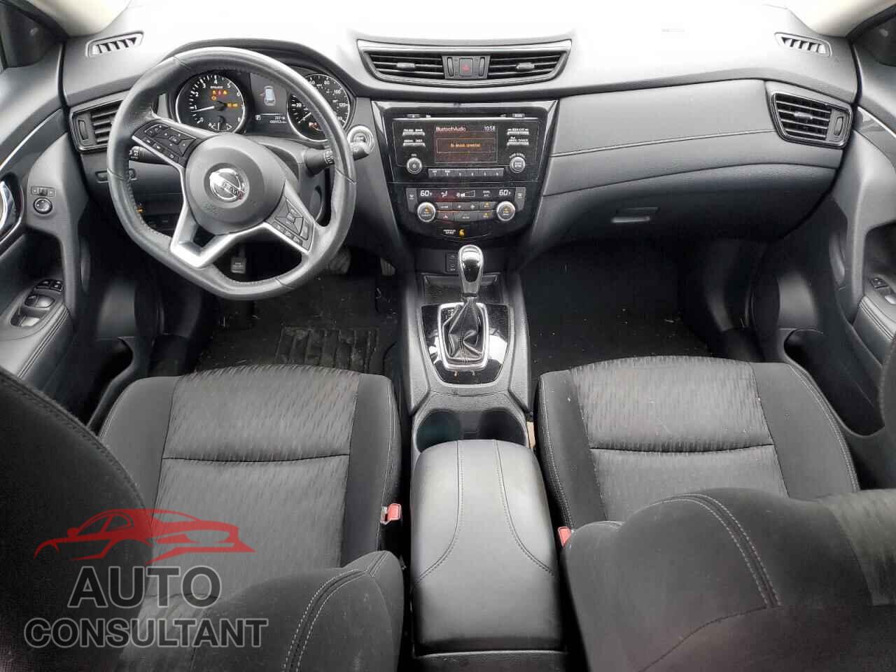 NISSAN ROGUE 2017 - KNMAT2MV4HP558112
