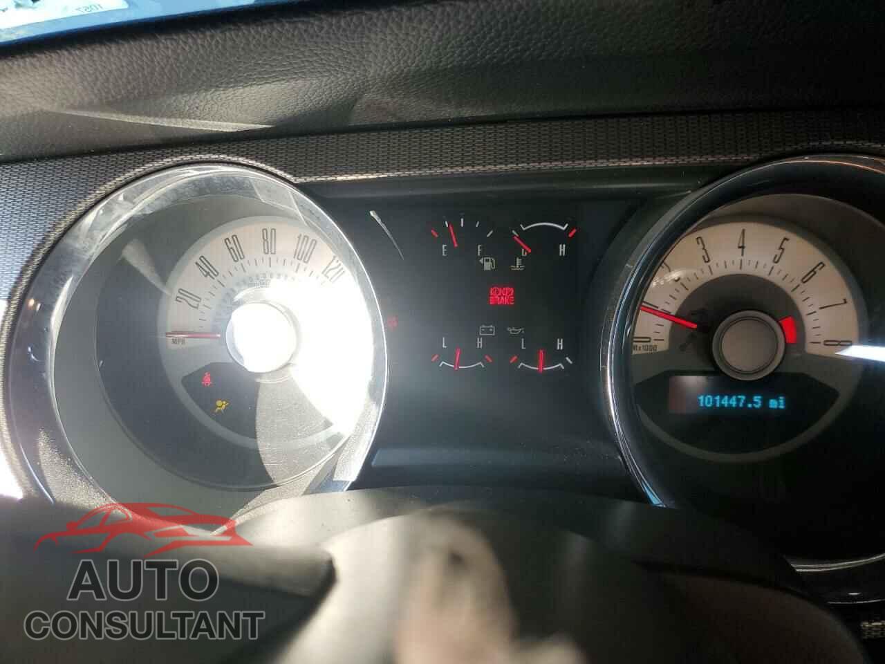 FORD MUSTANG 2011 - 1ZVBP8CF2B5122137