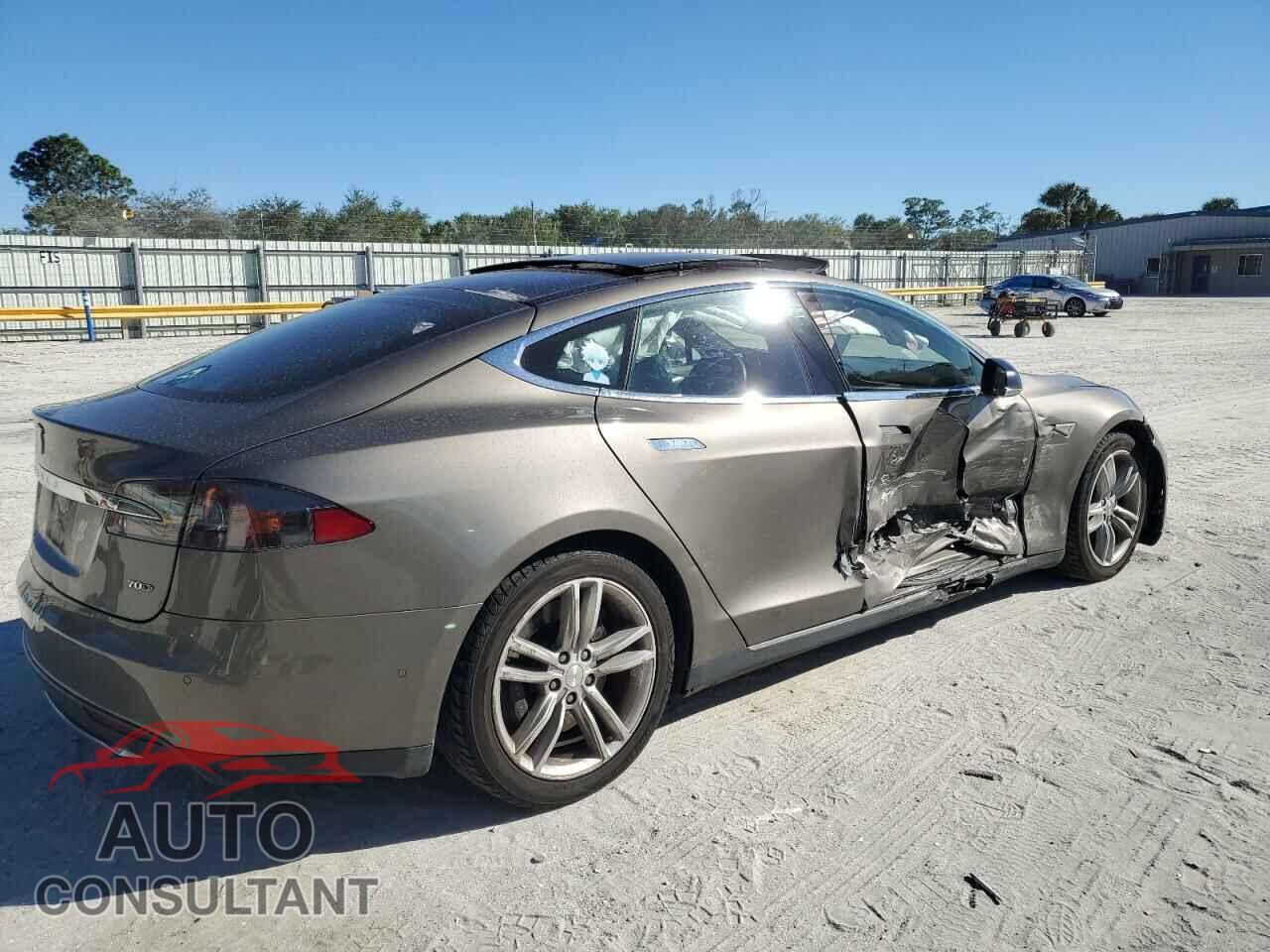 TESLA MODEL S 2015 - 5YJSA1S24FF092914