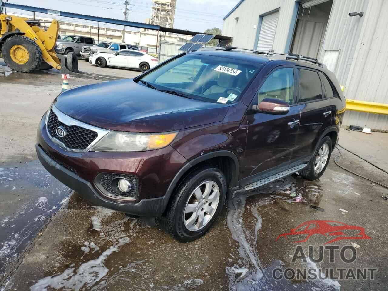 KIA SORENTO 2011 - 5XYKT4A15BG170141