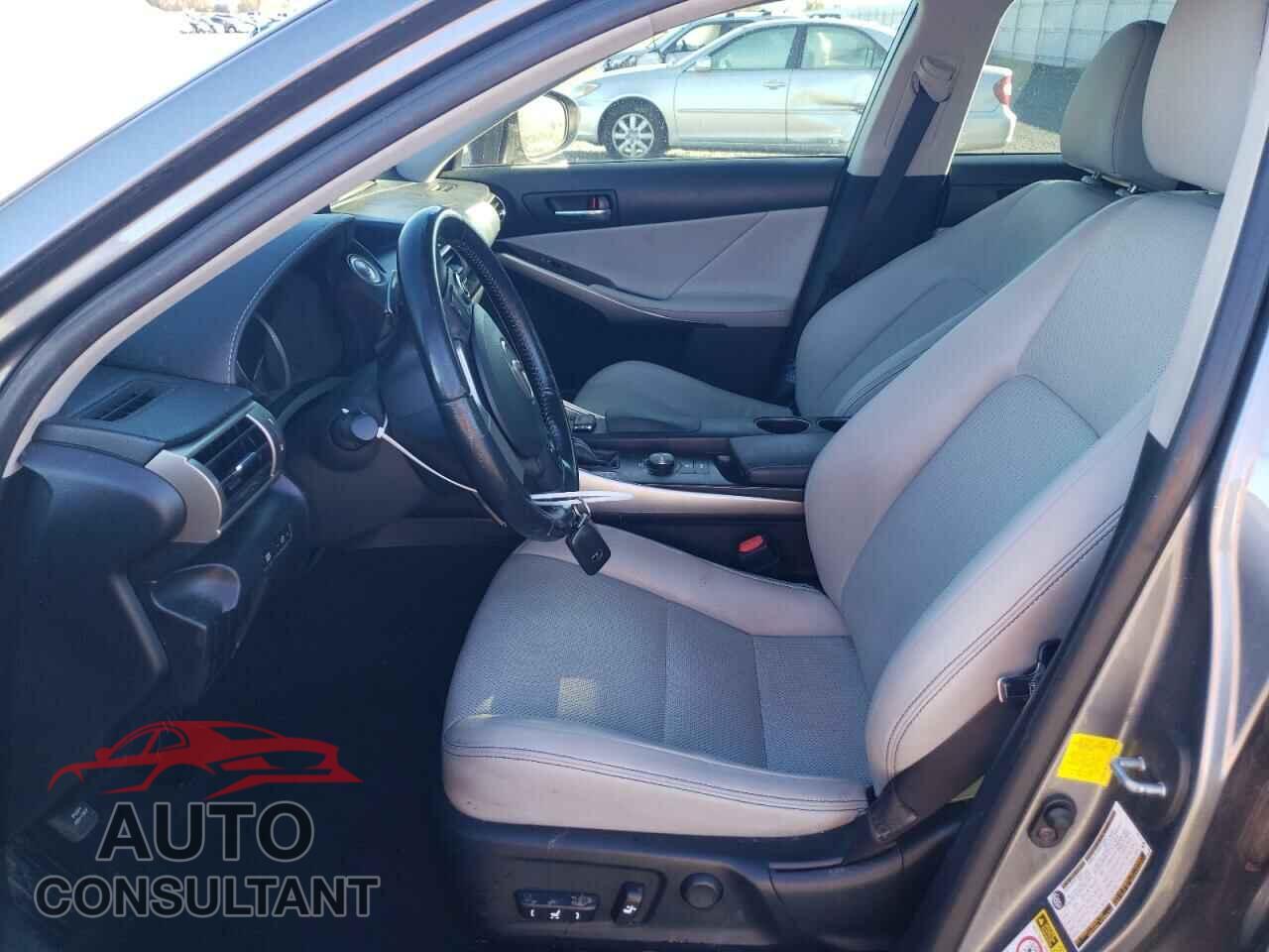 LEXUS IS 2016 - JTHBA1D2XG5031890