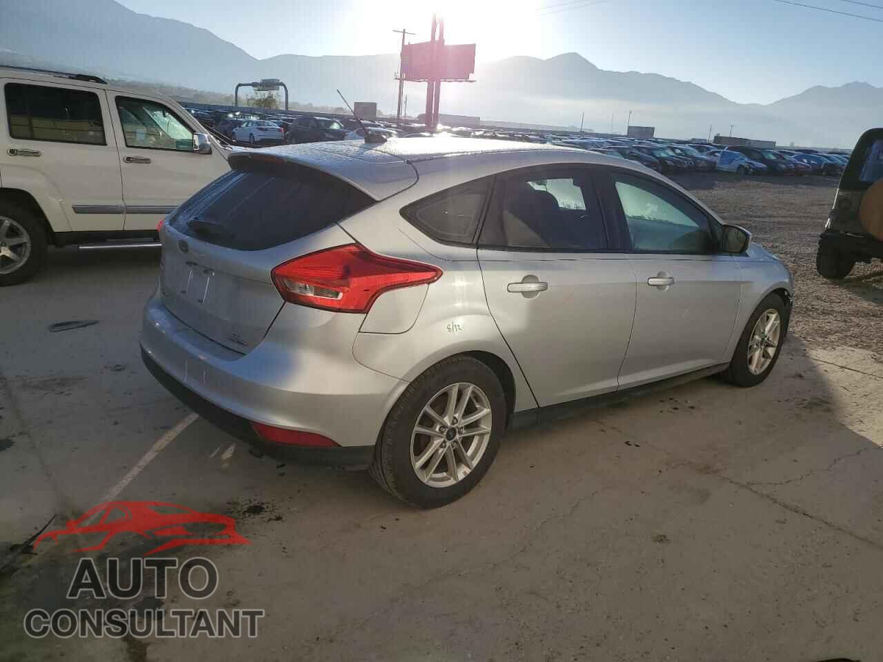 FORD FOCUS 2016 - 1FADP3K22GL348524
