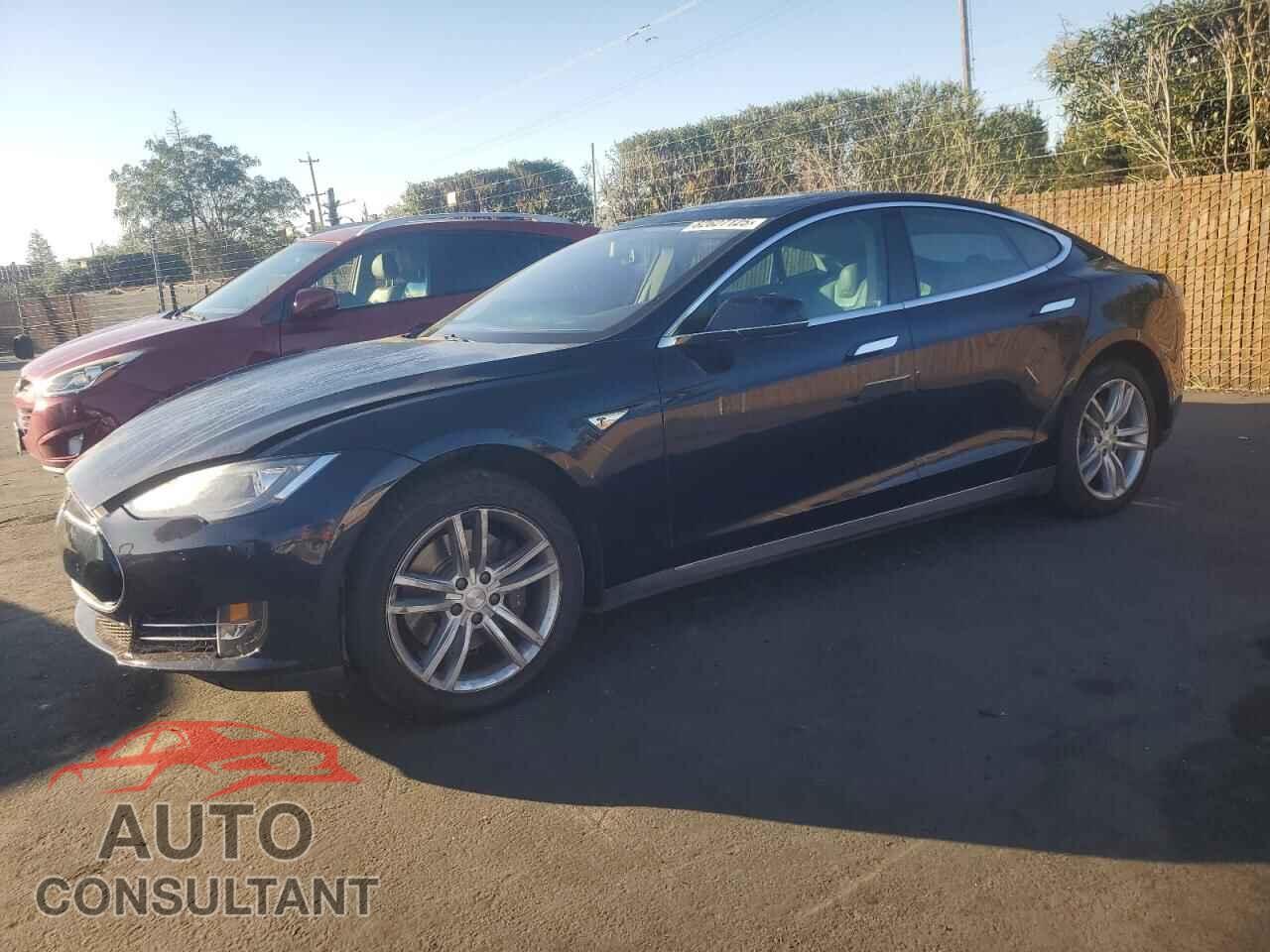TESLA MODEL S 2014 - 5YJSA1H19EFP30555