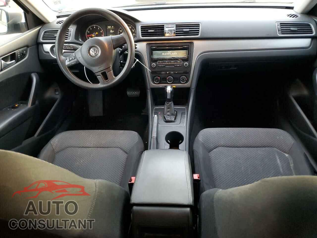 VOLKSWAGEN PASSAT 2015 - 1VWAT7A32FC065871