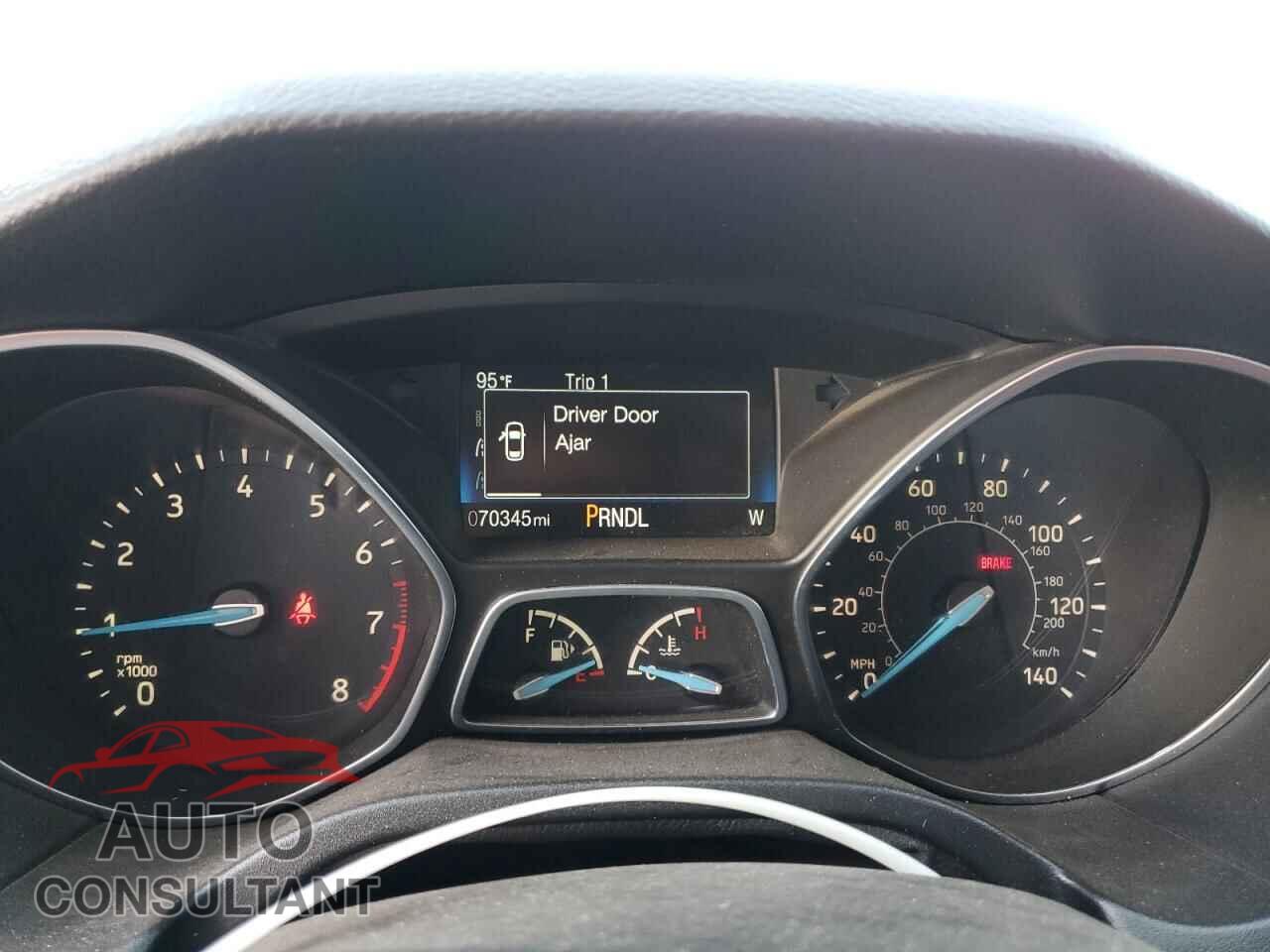 FORD FOCUS 2018 - 1FADP3F2XJL322819