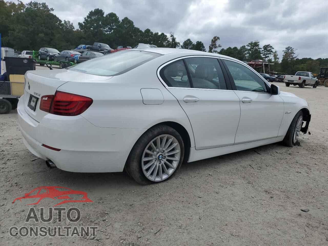 BMW 5 SERIES 2013 - WBAFR7C56DC817457