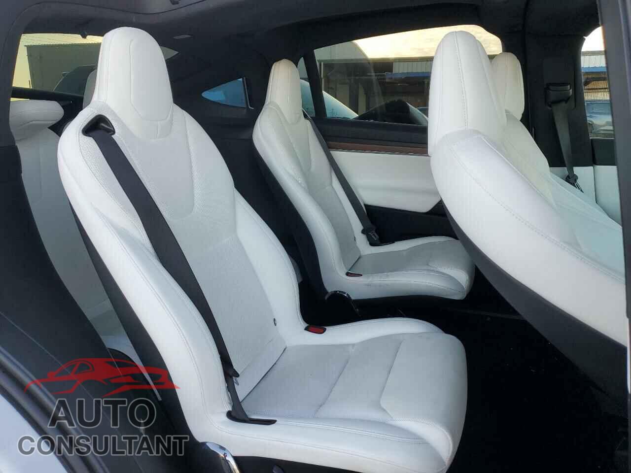 TESLA MODEL X 2023 - 7SAXCBE54PF367276