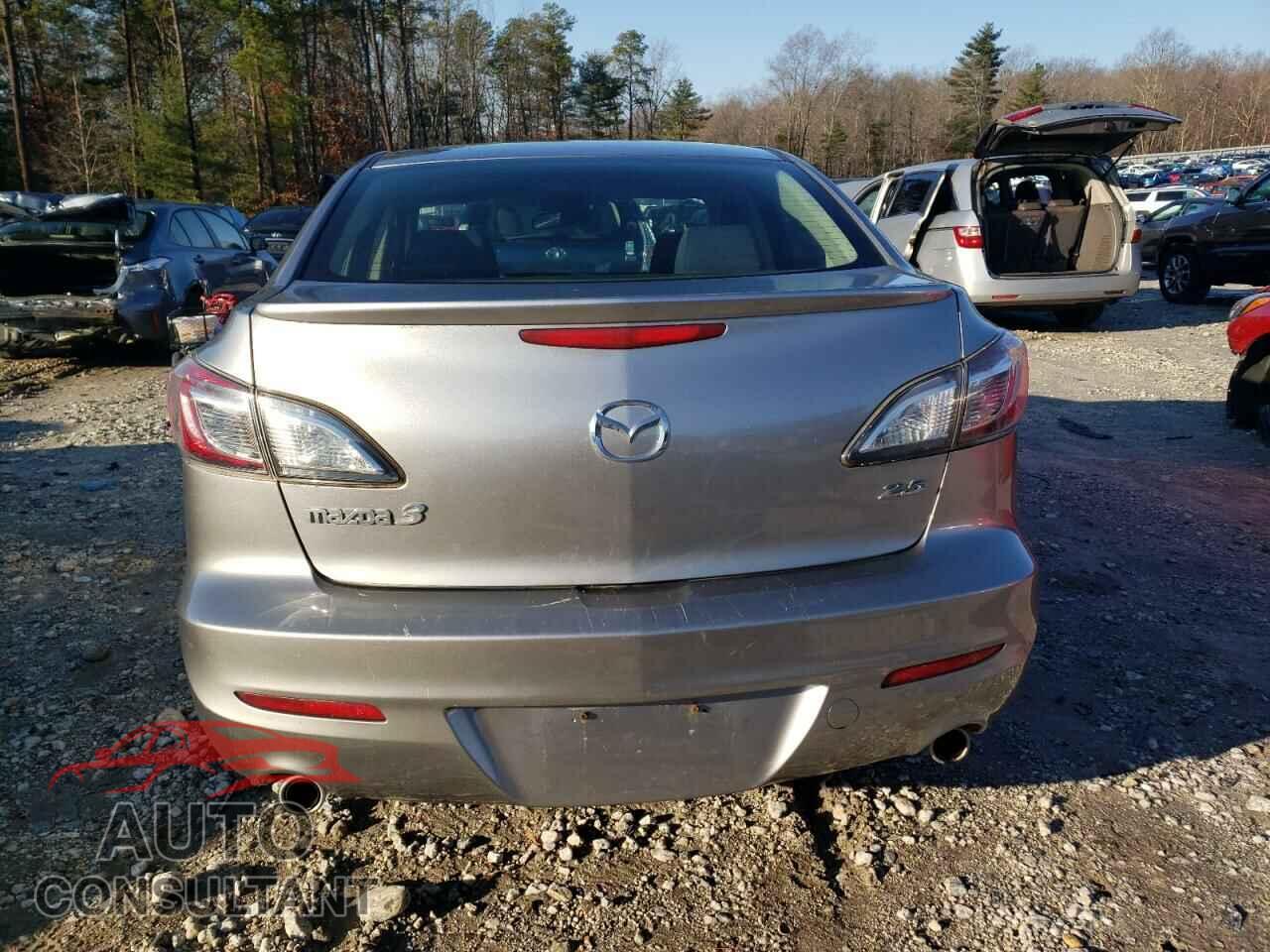 MAZDA MAZDA3 2011 - JM1BL1U68B1378231