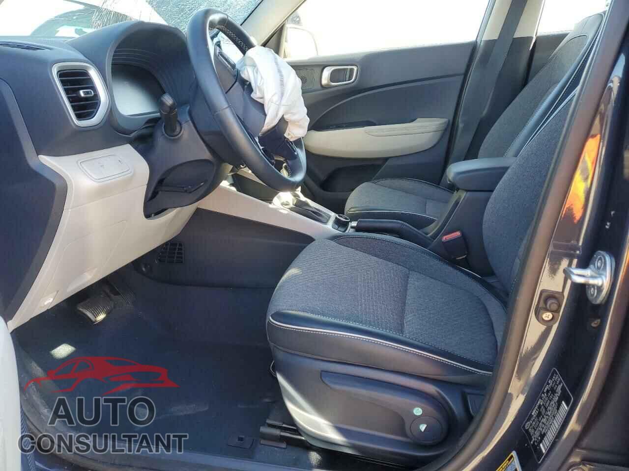 HYUNDAI VENUE 2023 - KMHRC8A33PU220527
