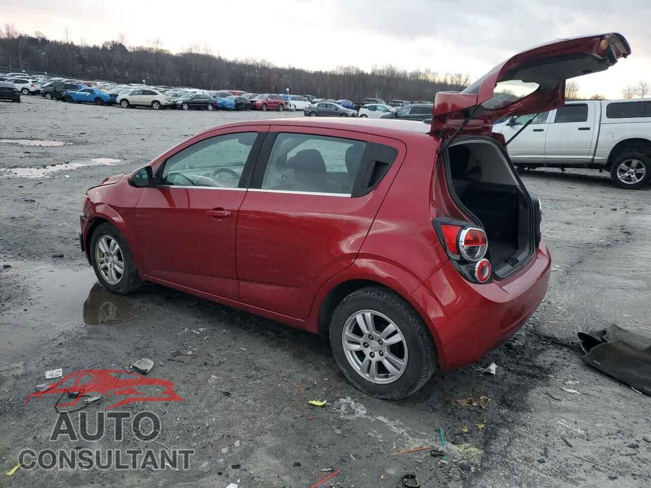 CHEVROLET SONIC 2013 - 1G1JC6SG2D4110323