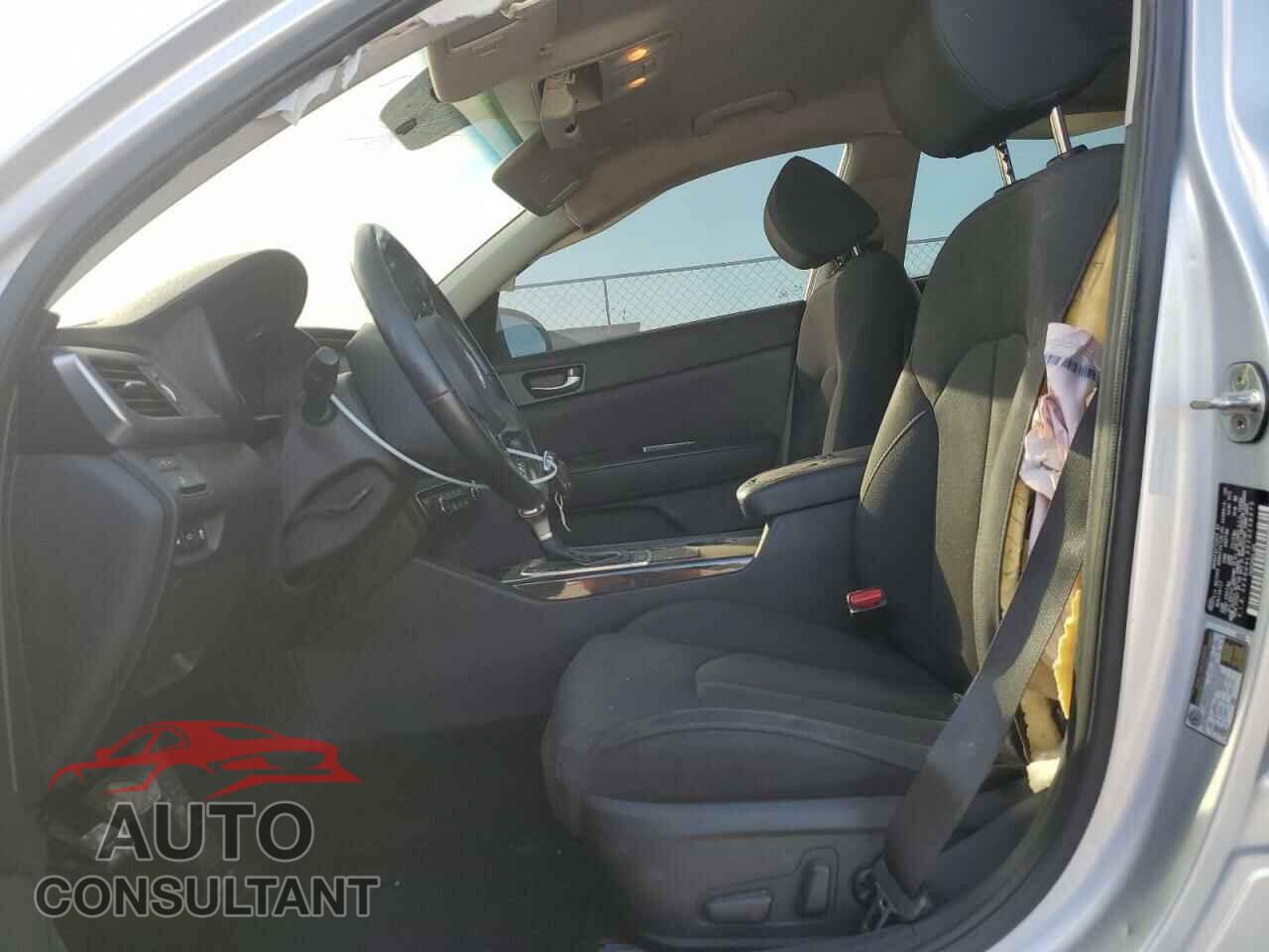 KIA OPTIMA 2018 - 5XXGU4L33JG238375