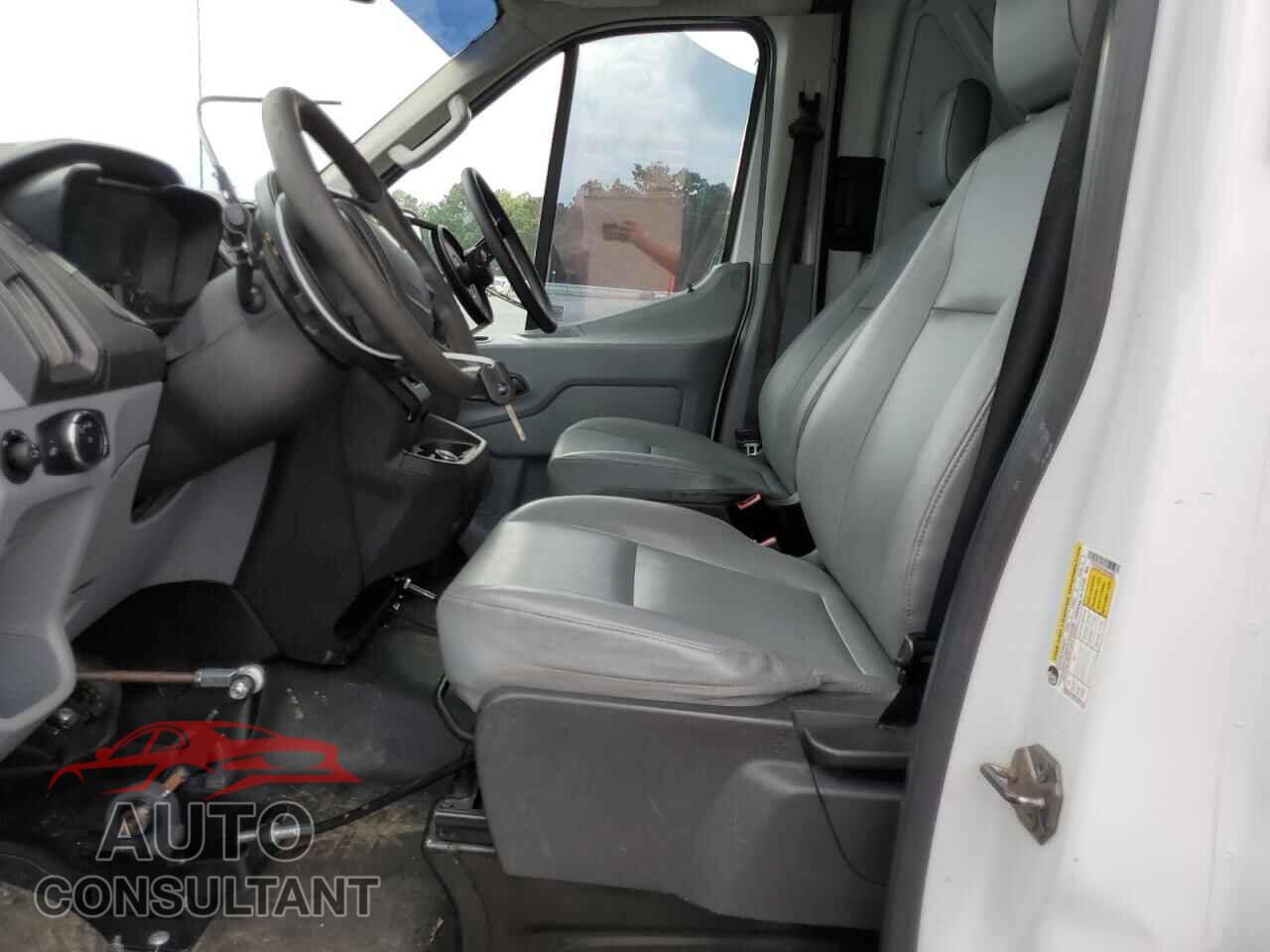 FORD TRANSIT 2017 - 1FTYR2CM1HKA44883