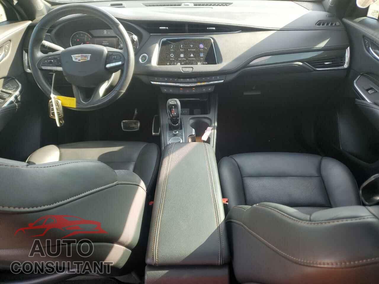 CADILLAC XT4 2023 - 1GYFZER42PF102436
