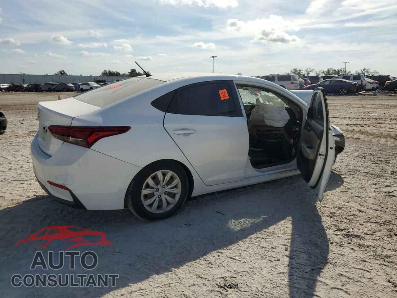 HYUNDAI ACCENT 2018 - 3KPC24A38JE010131